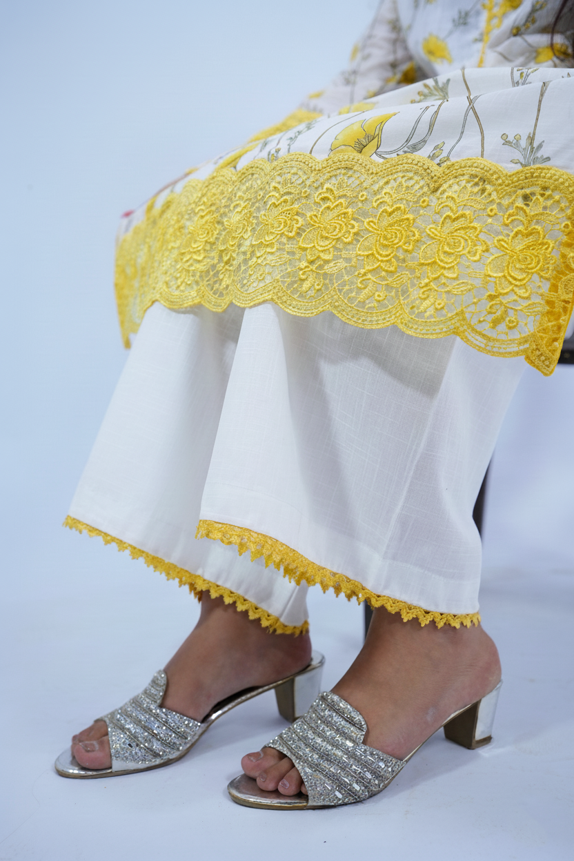 Zard Bahaar Stitched Lawn 3 Pcs Suit